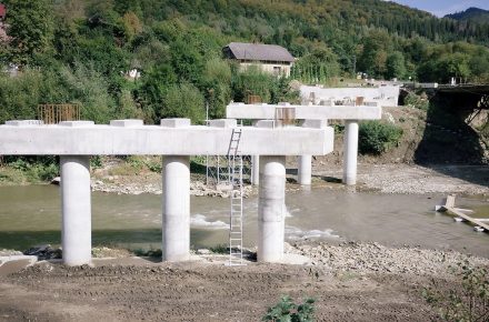 Возобновлено строительство мостов на дороге Т-14-24