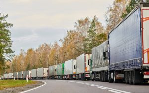 Казахстан усилил контроль грузов из Китая в РФ: на границе образовались пробки