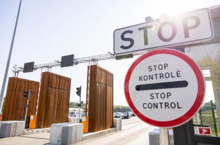 Литва закрывает границу с РБ минимум на месяц