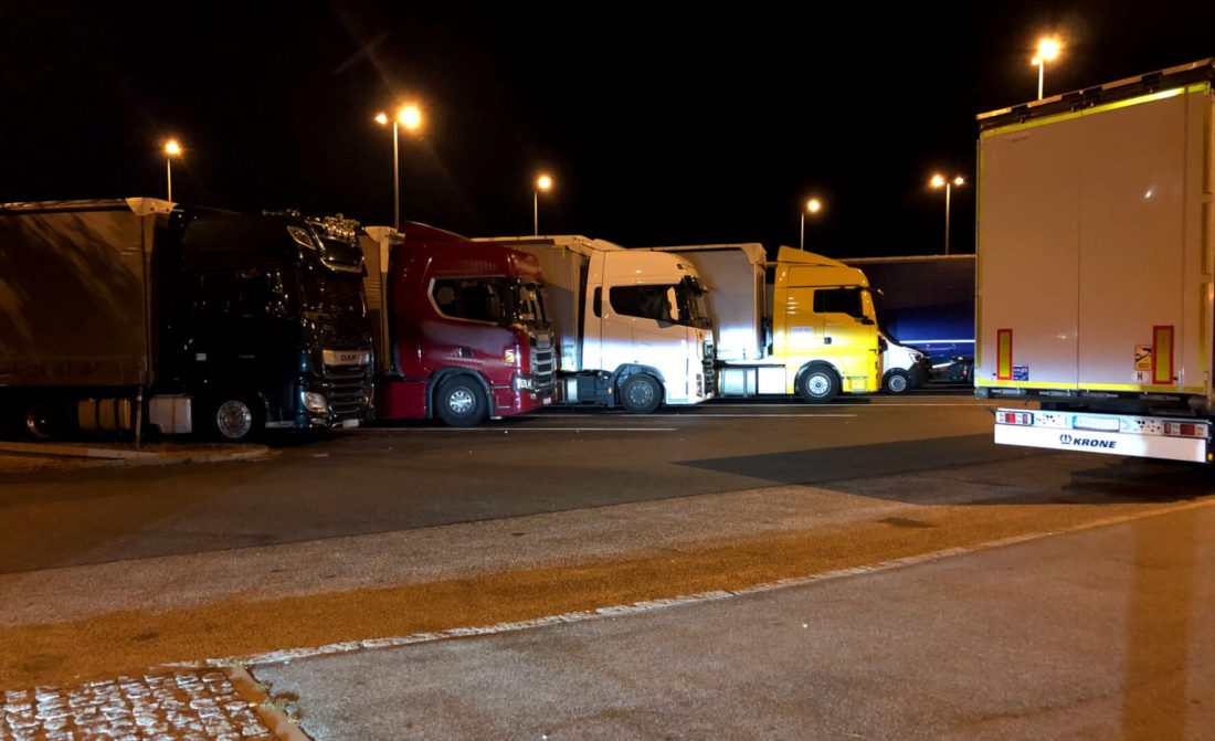 Перевізникам нагадали про святкові обмеження руху 31 жовтня та 1 листопада