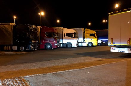 Перевізникам нагадали про святкові обмеження руху 31 жовтня та 1 листопада
