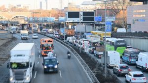 Німеччина: перекриття руху через пошкодження ще одного мосту на трасі A100