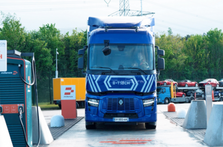 Renault Trucks представила онлайн-карту с точками зарядки для электрогрузовиков по всей Европе