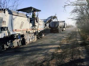 В Днепропетровской области ремонтируют дороги