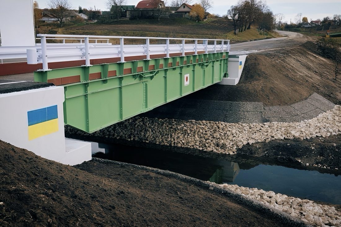 Транспортне сполучення відновлюють за допомогою модульних мостів