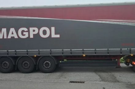 Бельгия: воры повредили тенты на всех грузовиках на парковке Aire du Roeulx