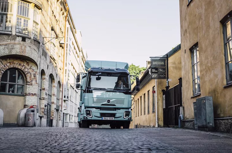 Volvo Trucks запускает 14-тонный электрогрузовик, специально созданный для городских перевозок
