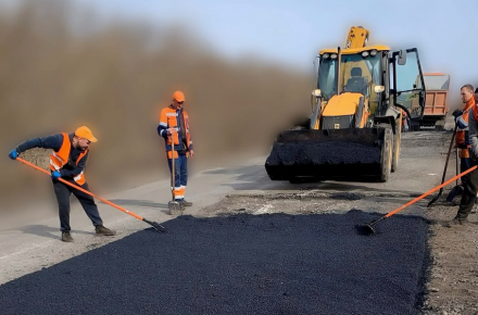 Продолжается ремонт дорог в прифронтовых регионах