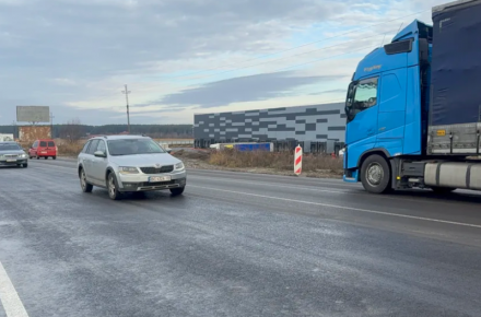 Открыто движение транспорта четырьмя полосами на путепроводе в Зимней Воде