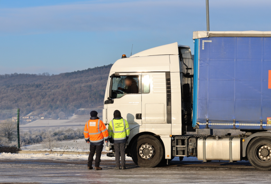 Франция: запрет для транспорта свыше 7,5 тонны на RN83 уже привел к десяткам нарушений и штрафам