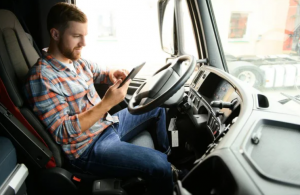 Німеччина: відволікання уваги за кермом є масовим порушенням, експерти вимагають посилення заходів