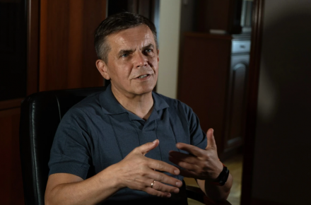 Украина сталкивается с кризисом дорог: ямы на трассах, бюджет в дефиците, планов ремонта нет