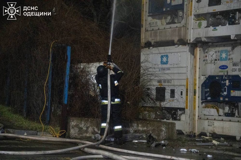 Военные РФ в очередной раз обстреляли портовую и припортовую инфраструктуру в Одесской области