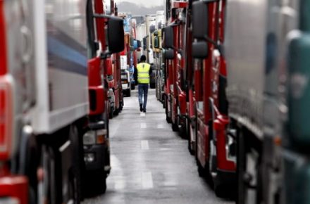 Литовский перевозчик нанимает 200 водителей в Бразилии на фоне споров о зарплате в Нидерландах