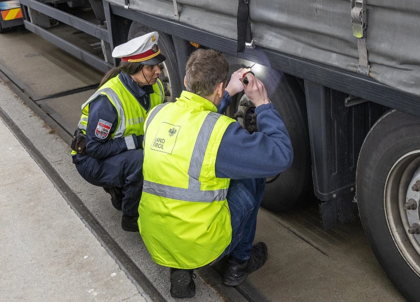 Австрія: Тироль збереже суворий контроль за вантажівками в 2026 році