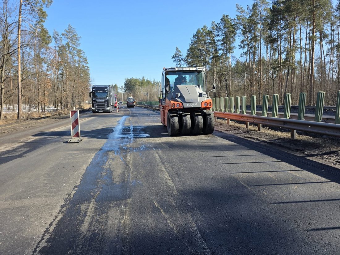 Продовжується ліквідація аварійної ямковості на дорогах державного значення
