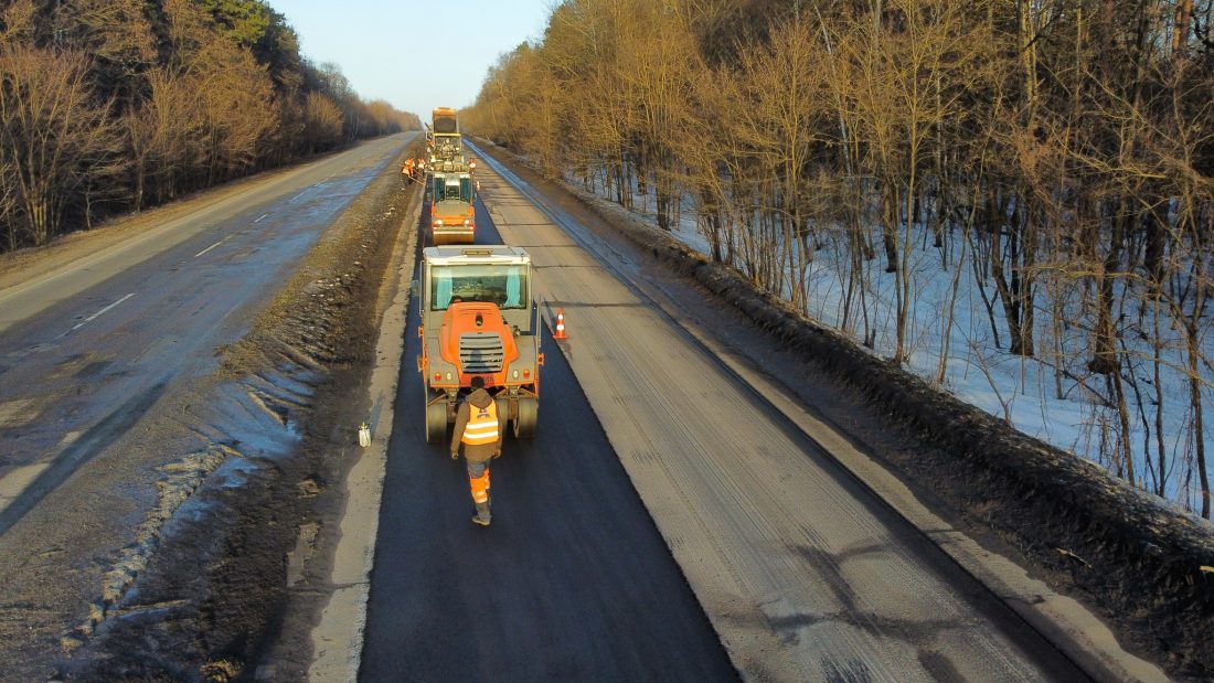 На дорогах госзначення ліквідовано понад 270 тис. кв. м пошкоджень