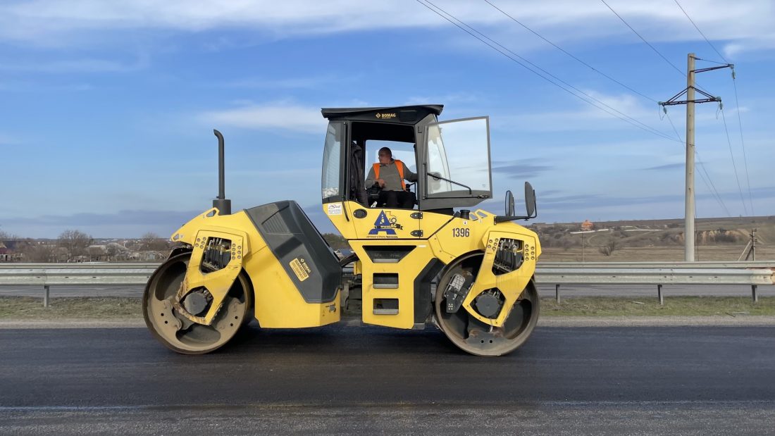 За добу ліквідовано 109 тис. кв. м пошкоджень на дорогах