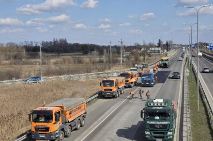 Более 1500 специалистов ремонтируют дороги во всех регионах Украины