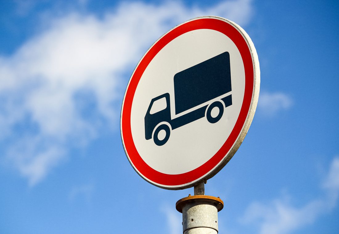 Великодні свята в Європі: хвиля заборон на рух вантажівок розпочнеться 2 квітня.