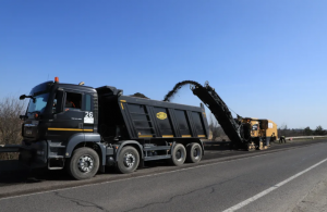 В течение суток восстановлено 58 тыс. кв м покрытия на дорогах госзначения