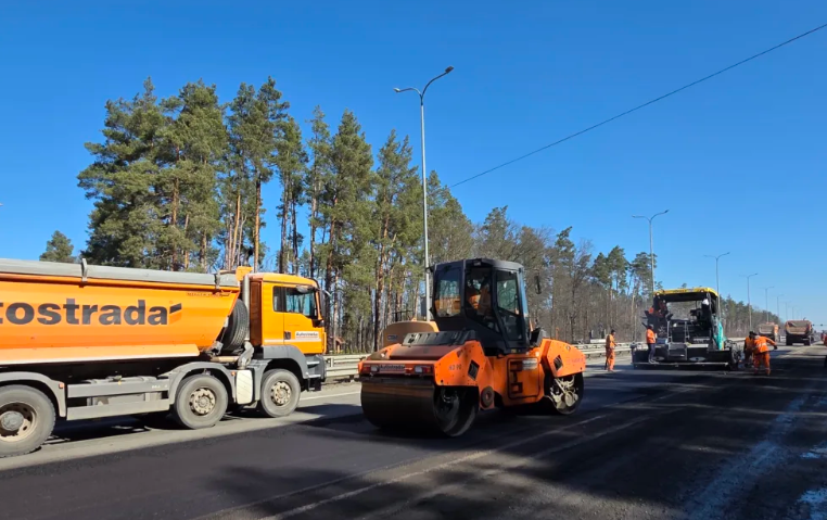 Восстановлено еще 59 тыс. кв м покрытия на дорогах госзначения