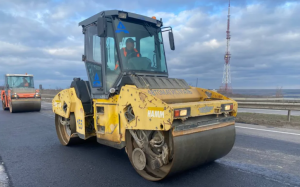 За сутки на дорогах страны ликвидировано 91 тыс. кв м повреждений