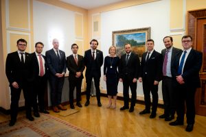 Міністерство розвитку щодо залучення інвестицій до відновлення та розвитку інфраструктури.