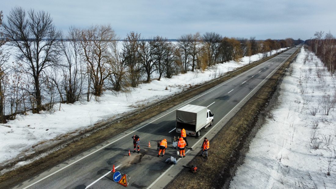 На яких дорогах країни ведуться ремонтні роботи