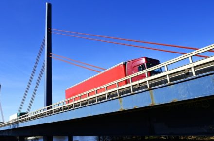 В Германии планируют ужесточить штрафы за перегрузку мостов для защиты старой инфраструктуры