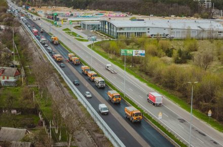 Наибольшие объемы работ выполняются на автодороге М-03 Киев - Харьков - Довжанский