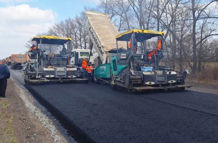 Восстановлено еще 85 тыс. кв м покрытия на дорогах Украины