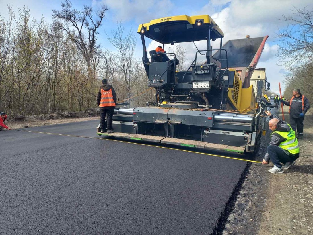 Тривають поточні ремонтні роботи на дорогах державного значення