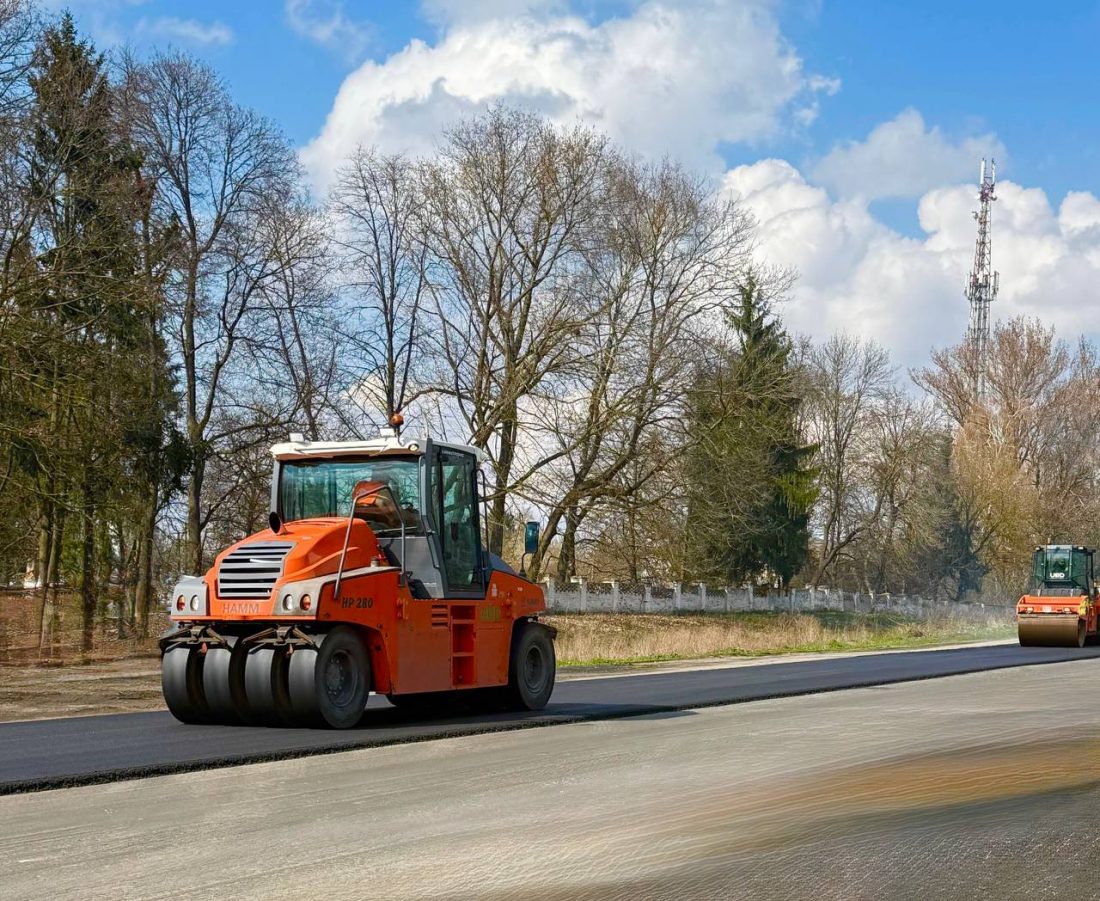 Протягом доби фахівці ліквідували 130 тис. кв. м дорожніх пошкоджень