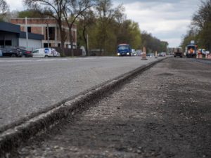 176 тис. кв м пошкоджень дорожнього покриття ліквідовано за минулу добу