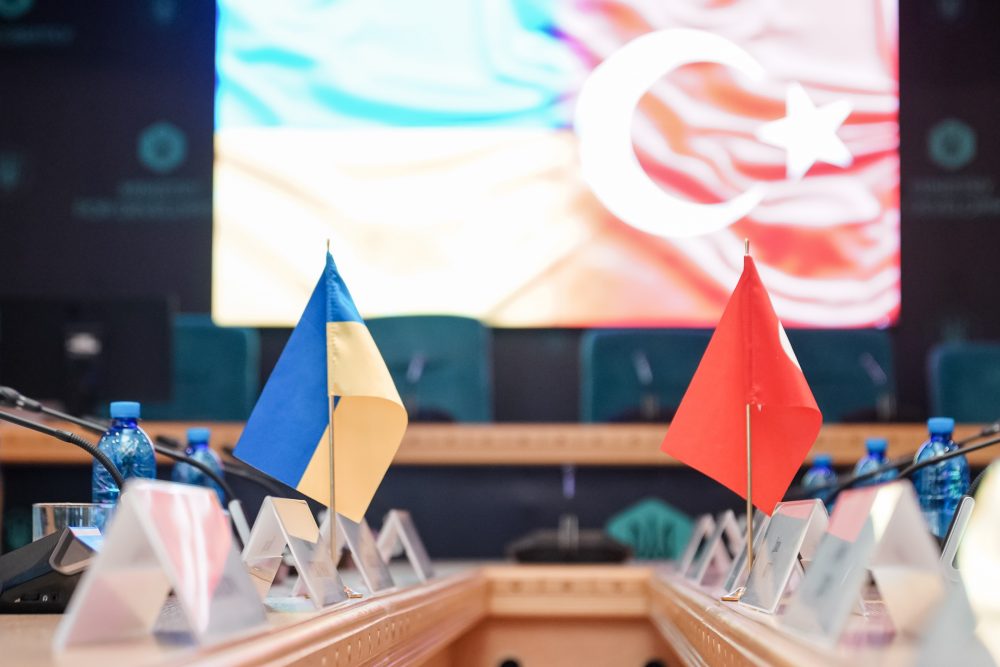 Украина и Турция обсудили безопасность судоходства в Черном море