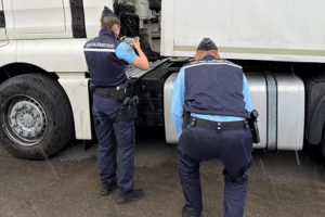 Франция: задержаны два румына за кражу топлива из грузовиков