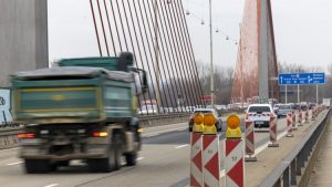 Німеччина: міст через Рейн в Бонн-Норд з новою системою контролю ваги вантажівок