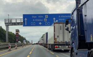 Германия: на трассе A4 за несколько дней зафиксировано почти 2900 нарушений запрета для грузовиков