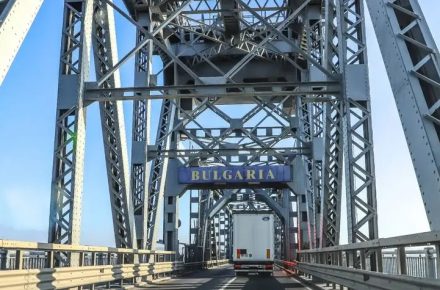 Болгария временно закрывает движение транспорта по мосту «Дружбы» Джурджу-Русе