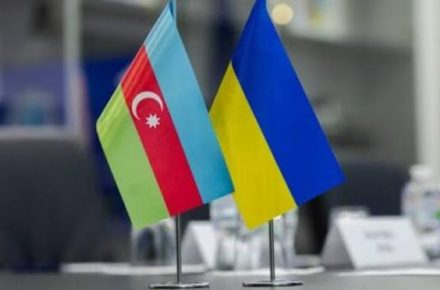 Кулеба обговорив з головою МЗС Азербайджану розвиток транспортного співробітництва і Середній коридор