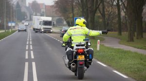 Нідерланди: мотополіцейського засудили до громадських робіт за шахрайство щодо іноземних водіїв