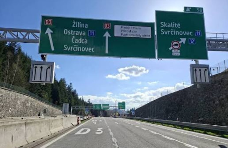 Словакия закрывает участок трассы D3 до польской границы