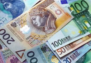 Польща планує підвищити мінімальну зарплату до 4950 злотих у 2027 році