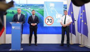 Польша: на автомагистралях и скоростных дорогах появится новый знак
