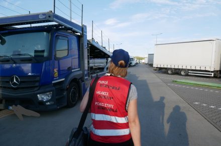 Faire Mobilität провела разъяснительные акции для дальнобойщиков на стоянках в Германии