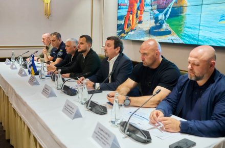 Миколаї Калашник провів у Одесі нараду з питань роботи морського коридору та безпеки судноплавства