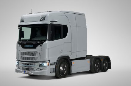 Scania представила електричний тягач для дальніх перевезень з запасом ходу до 720 км