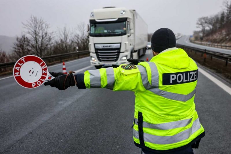 Німеччина: водія вантажівки було спіймано за 26 порушень РПВ