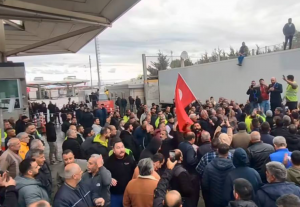 Турецкие водители грузовиков заблокировали три пограничных перехода из-за ограничений шенгенской визы